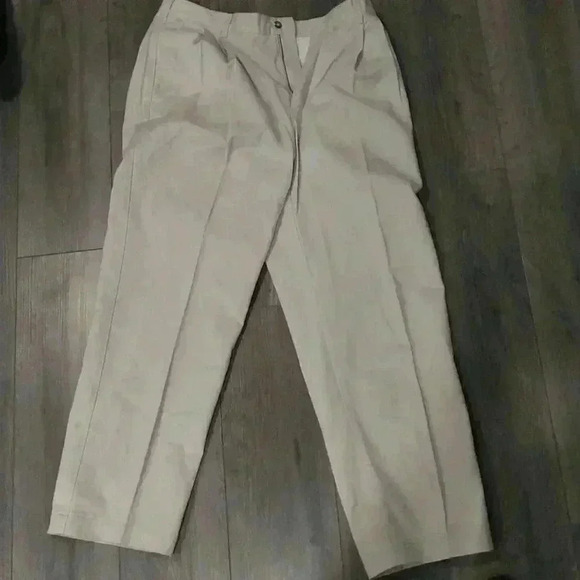 Roots  khakis - Picture 2 of 5